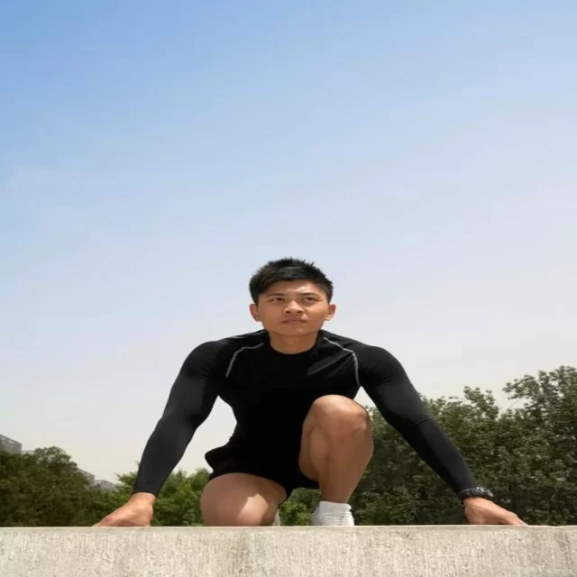 潘展乐刷新接力纪录成为焦点人物
